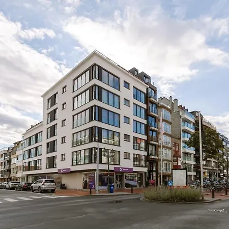 Huswell - Located With Parking In Apartment Knokke-Heist