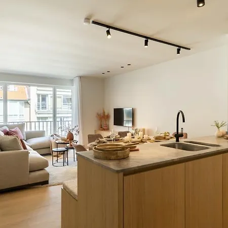 Daire Huswell - Located With Parking In Knokke-Heist