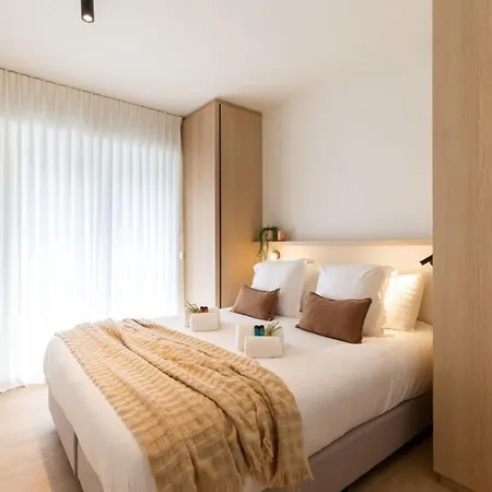 Huswell - Located With Parking In דירה