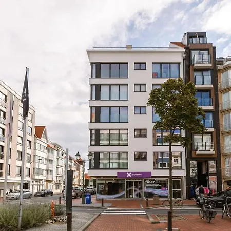 Daire Huswell - Located With Parking In