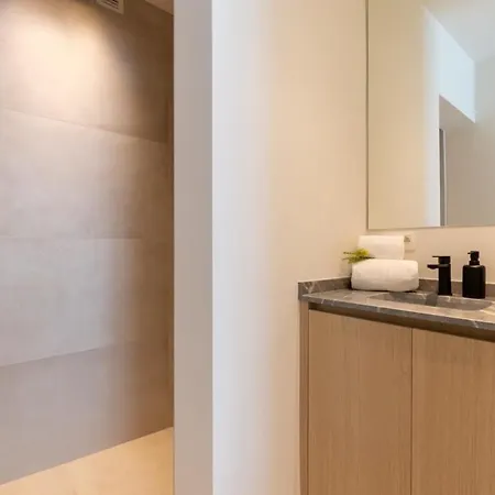 Huswell - Located With Parking In Knokke-Heist