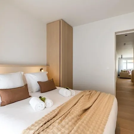 Huswell - Located With Parking In Daire *