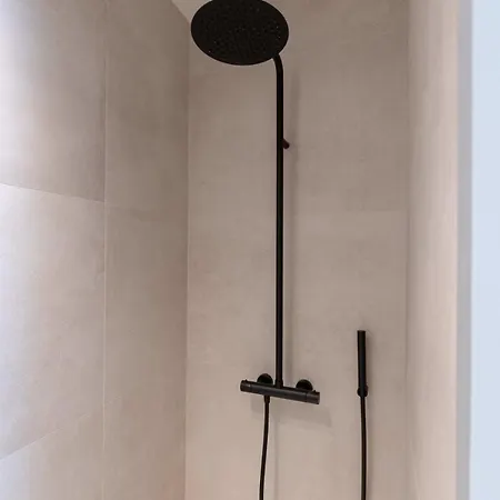 Daire Huswell - Located With Parking In *