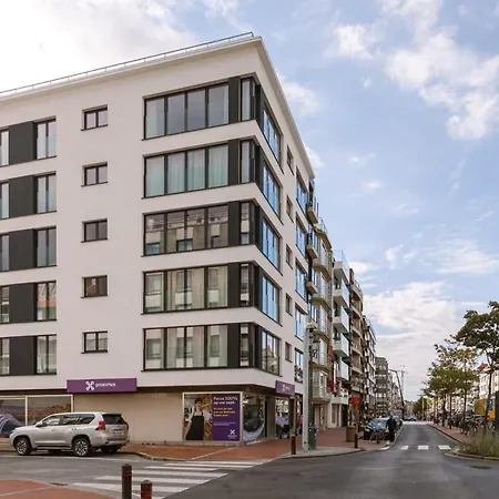 Huswell - Located With Parking In * Knokke-Heist